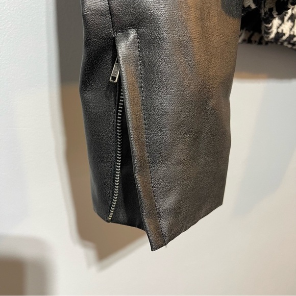 A New Approach a.n.a Womens Cropped Jacket Faux Leather Wool Black White Sz L - Picture 4 of 14